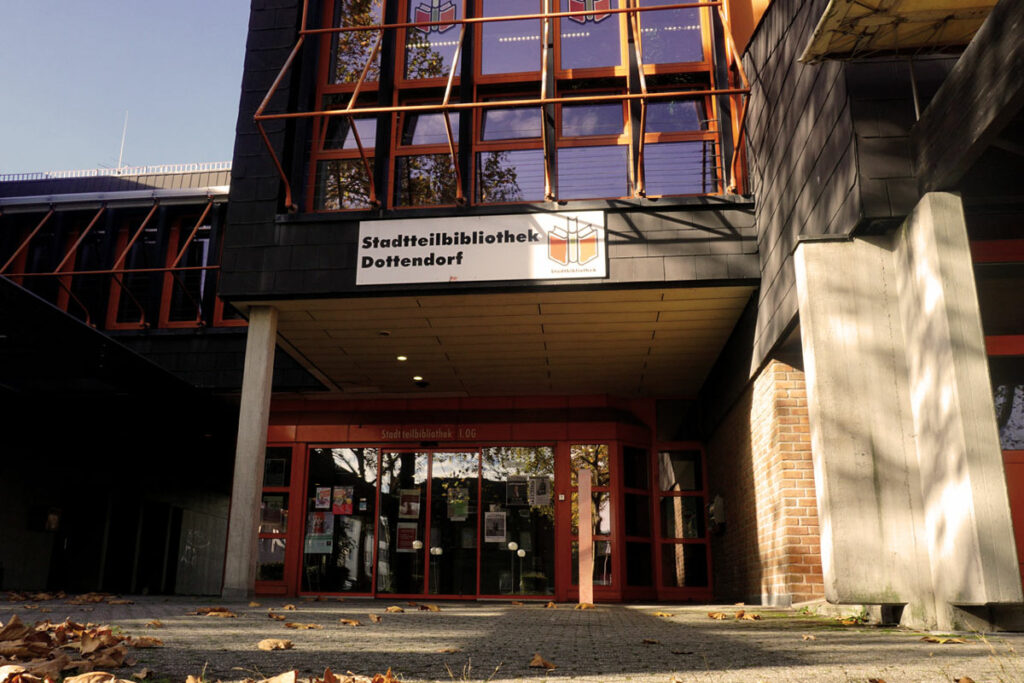 Eingang Stadtteilbibliothek Dottendorf